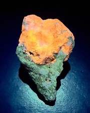 Spécimen naturel de cristal fluorescent afghan du Badakhshan Afghanistan 41 GM