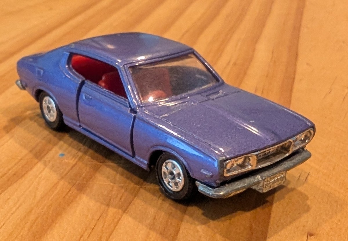 トミカ NISSAN BLUEBIRD-U 1800 SS-E 1/60 TOMICA NO. 62 NISSAN BLUEBIRD U PURPLE 1974 1:60 SCALE MADE IN