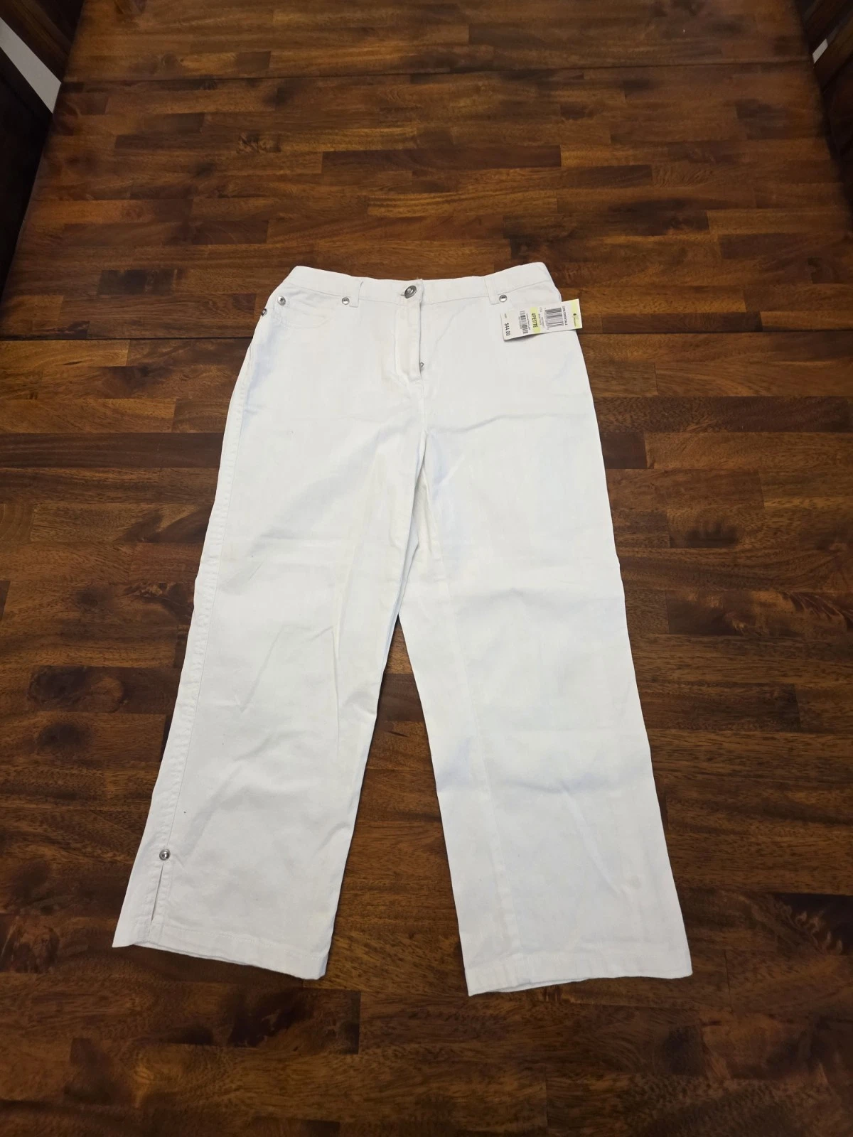JM Collection Women's Pants 4P White Stretch Capri New Witb Tag