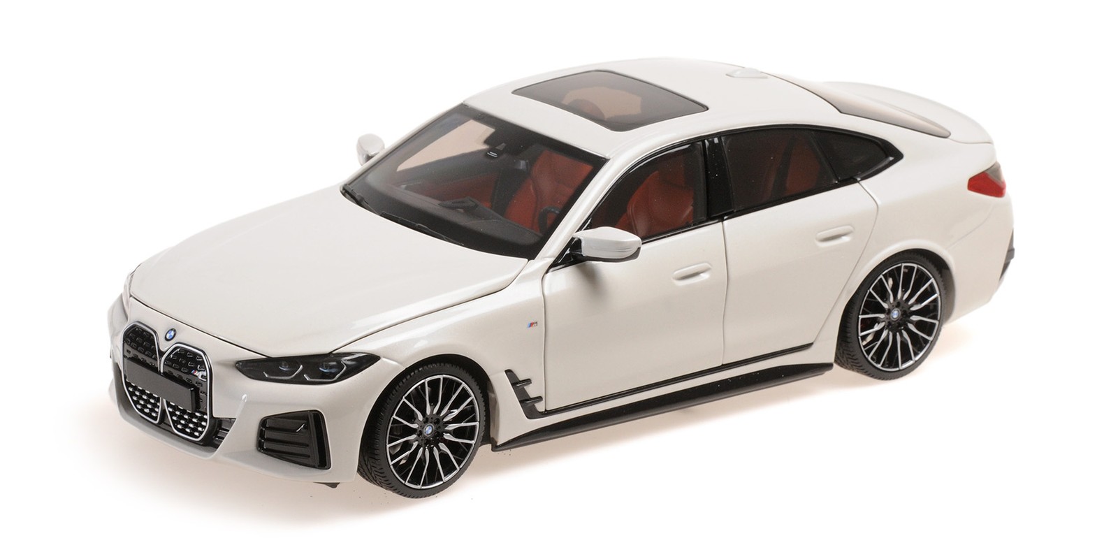 Minichamps 110023011 1:18 BMW i4 M50 White Metallic 2022