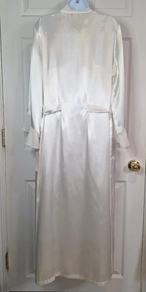 Conjunto de lencería nupcial Linea Donatella talla L marfil satinado bata larga y cuentas quimise Foto 2 de 4