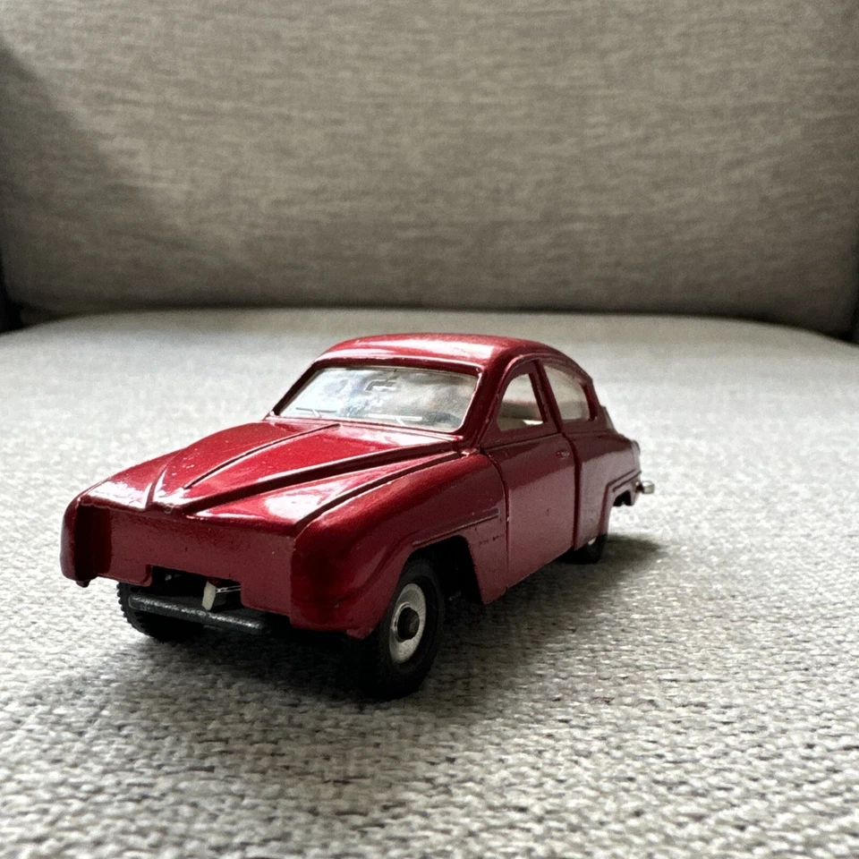 Dinky Toys 156 Saab 96 - Original Red Color with White interior & Opening Doors - Image 4 of 4
