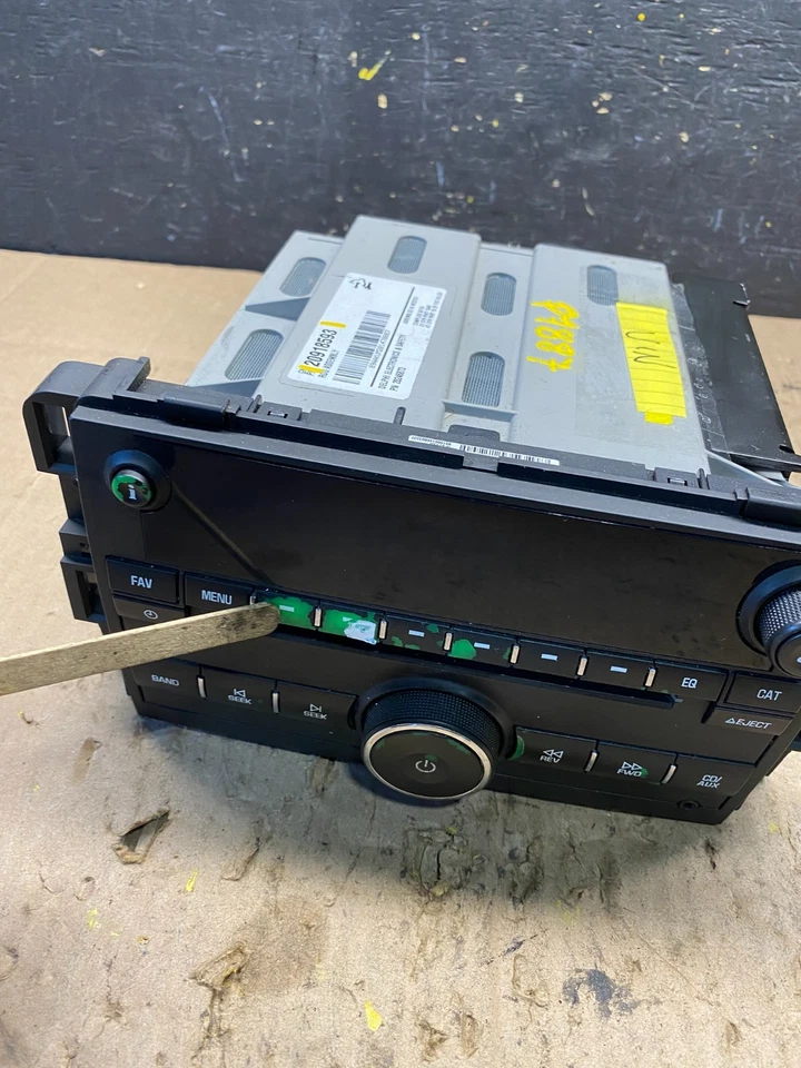 Chevrolet Traverse Am Fm 2010 2011 2012 reproductor de CD receptor de radio P7887 DG Foto 2 de 4