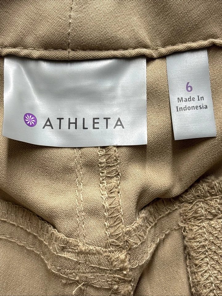 Calça de caminhada Athleta Dipper flare feminina tamanho 6 bege 6 bolsos desempenho carga - Imagem 3 de 4