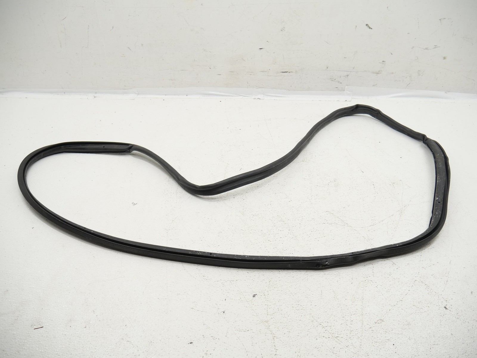 Audi R8 Plus Spyder 2017-2018 Front Trunk lid seal