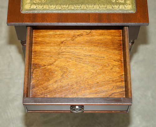 LOVELY VINTAGE CIRCA 1940'S GREEN LEATHER GOLD LEAF SINGLE DRAWER SIDE TABLE - Picture 23 of 24