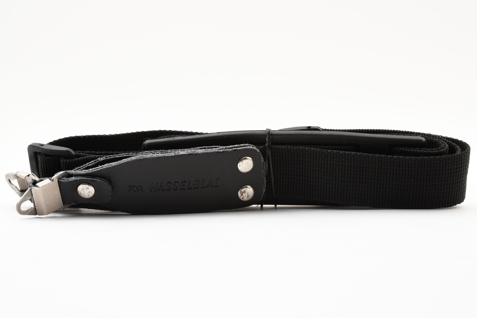 Upgrade Your Hasselblad 500 C CM with a Premium Mint Japan Neck Strap