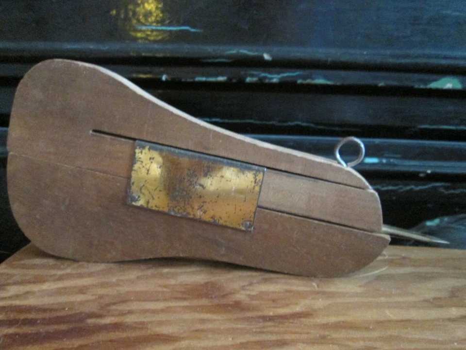 Antique Shuttle Wooden Rug Hooking Needle Tool Punch Needle - Image 2 of 4