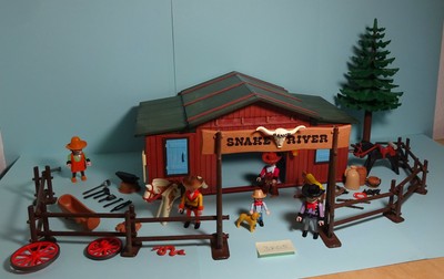 Lot Playmobil Western - Petit Ranch Avec Animaux, Arbres Et Clôture - Vintage
