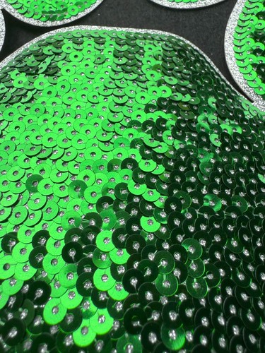 šš¾ Green Sequin Paw Patch ā 10" x 9.5" Sparkling Glitter Iron-On Appplique - Picture 3 of 7