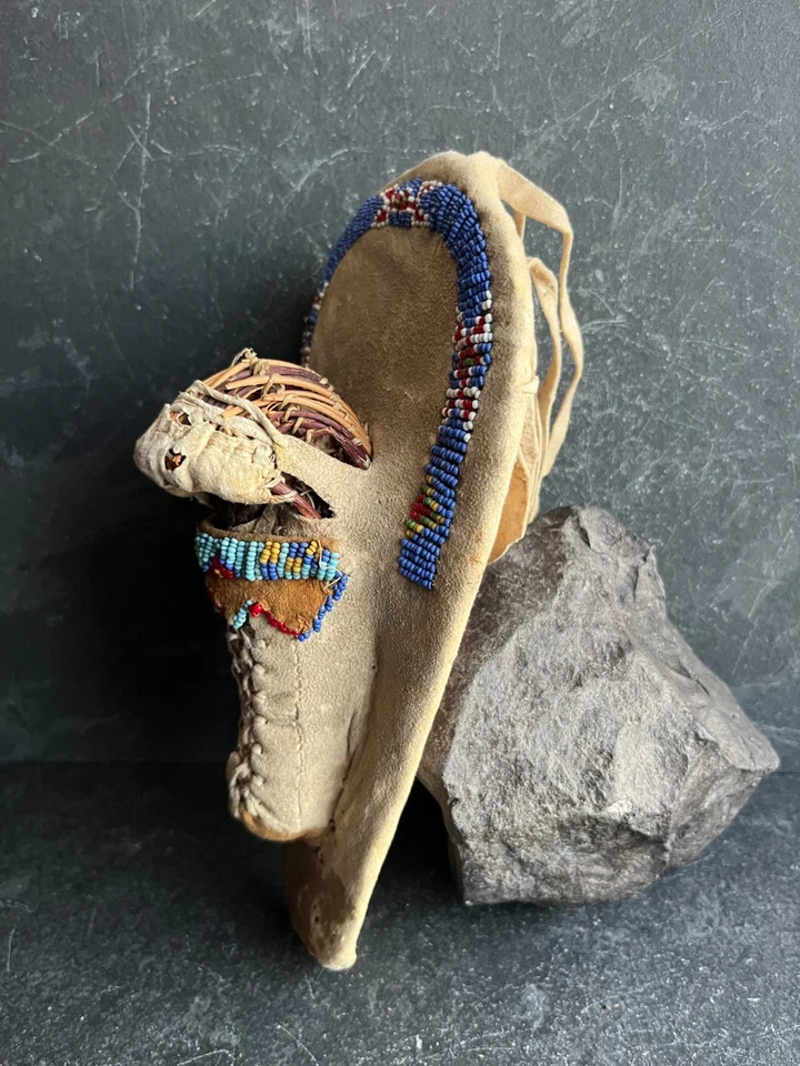Antique Native American Ute Beaded Hide Miniature Doll Model Toy Cradleboard - Image 3 of 4