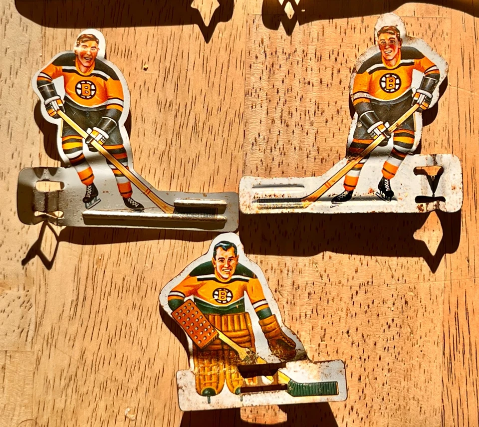 ¡5 jugadores/patinadores/portero Boston Bruins metal hockey de mesa años 70 de colección 99 centavos!! Foto 2 de 4