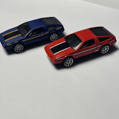 Hot Wheels 2009 DMC 1/64 DeLoren Toy Car Lot - Blue & Red RO931