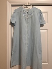 Miss Elaine Womens Embroidered Floral Seersucker Blue Nightgown Size L NWOT