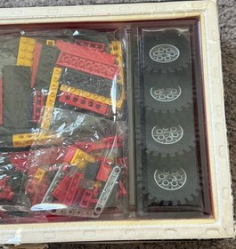 LEGO 8848 Power Truck Technic 1981 Vintage Factory Sealed - Box Damaged