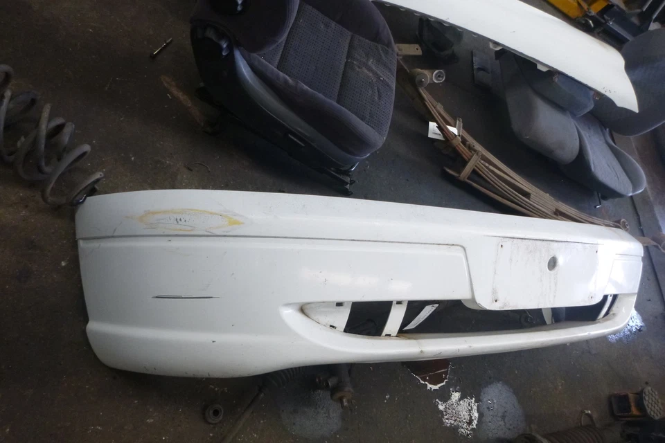 FORD FALCON AU - AUIII BUMPER BAR FRONT A1 WINTER WHITE XLS / XL / FORTE - image 2 of 4