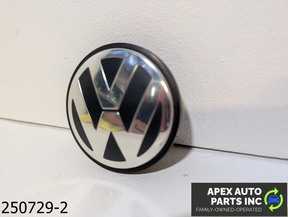 Tapa central OEM 2009-2011 Volkswagen Tiguan 2,0 L Foto 2 de 4