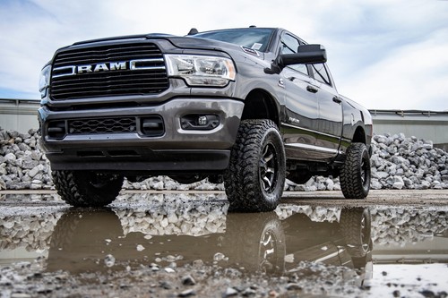 Rough Country 2.5" Leveling Kit for 2014-2024 Ram 2500/3500 4WD - 37735 - Picture 7 of 8