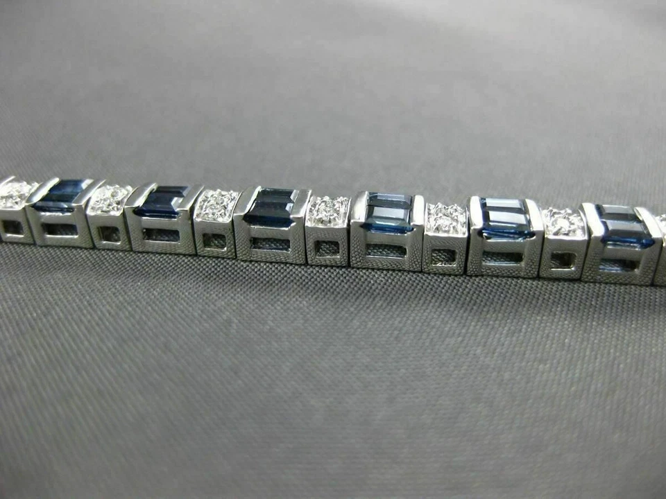 Brazalete Tenis Zafiro Simulado Corte Baguette 8 Ct 7" Chapado en Oro Blanco Plateado Foto 4 de 4