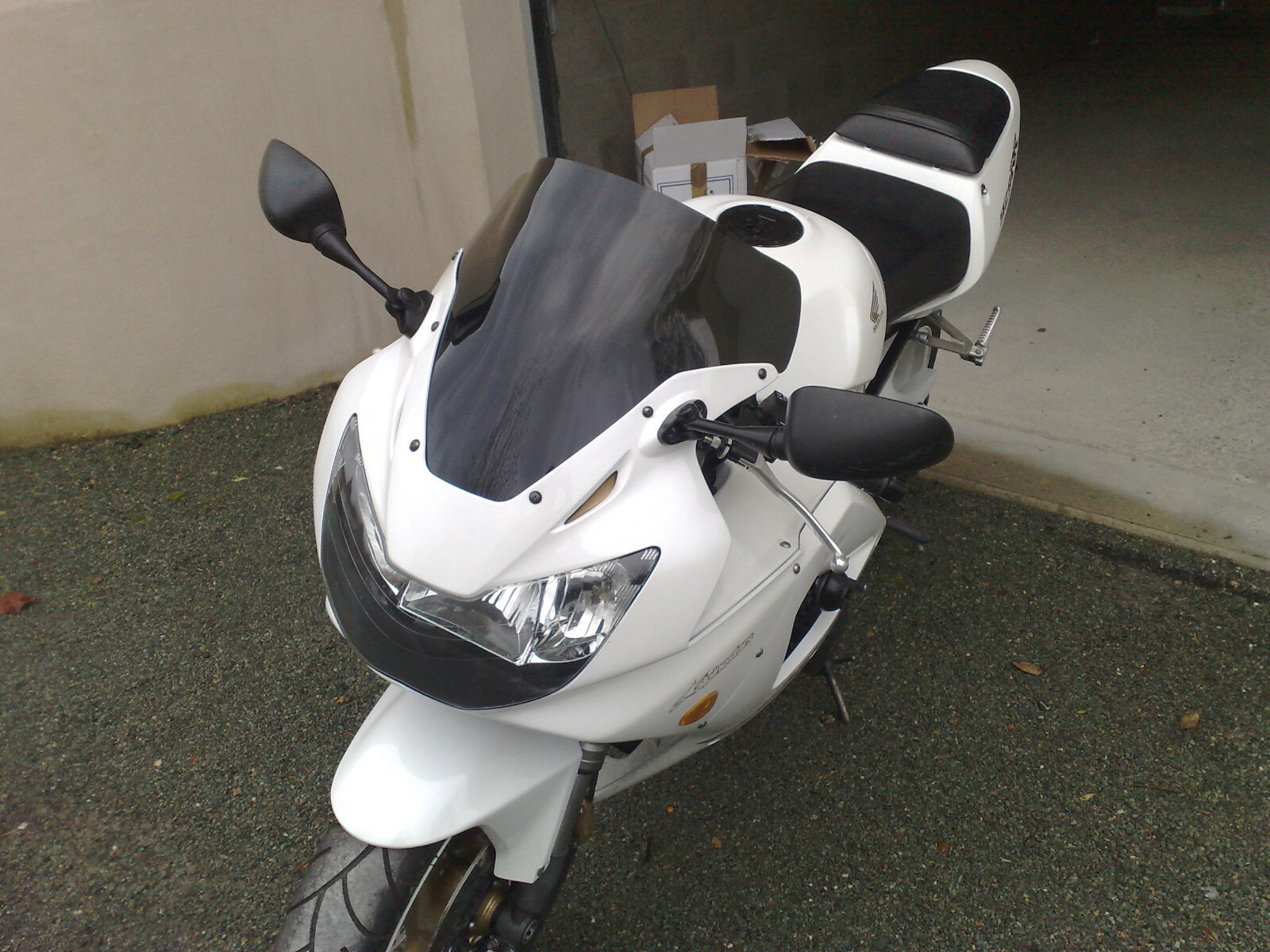 Bulle CBR 900 929 Honda noire anti-vibrations résolvant les remous d'air