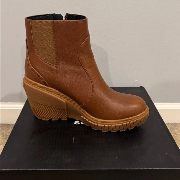 Botines Sorel Joan Of Arctic Wedge II Impermeable Cuero Cremallera Marrón Tostado Coñac Foto 3 de 3