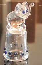 Mundgeblasener Fingerhut Elefant aus gesponnenem Glas 