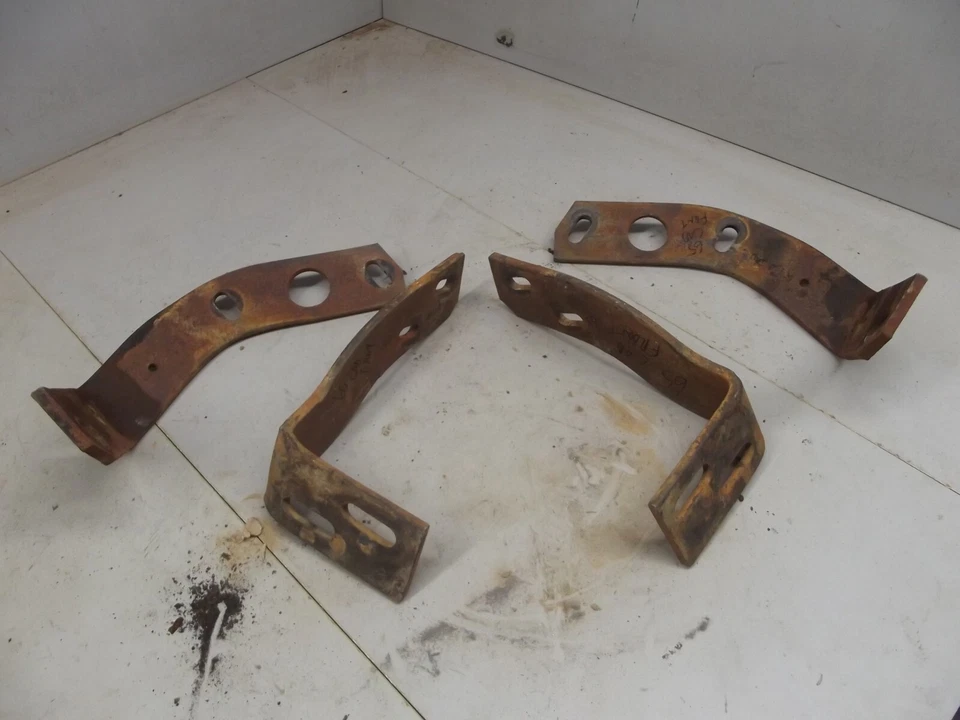 Cadillac Deville 1965 soportes de parachoques delantero OEM cupé sedán convertible Foto 4 de 4