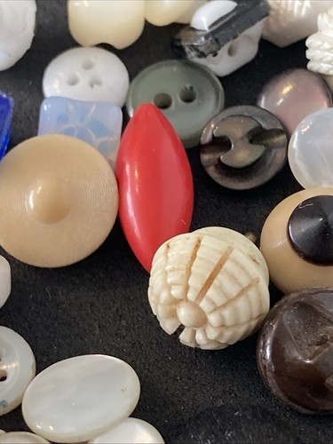 130+ Vintage Assorted Small Diminutive Buttons for Doll Clothing etc. - Picture 8 of 19
