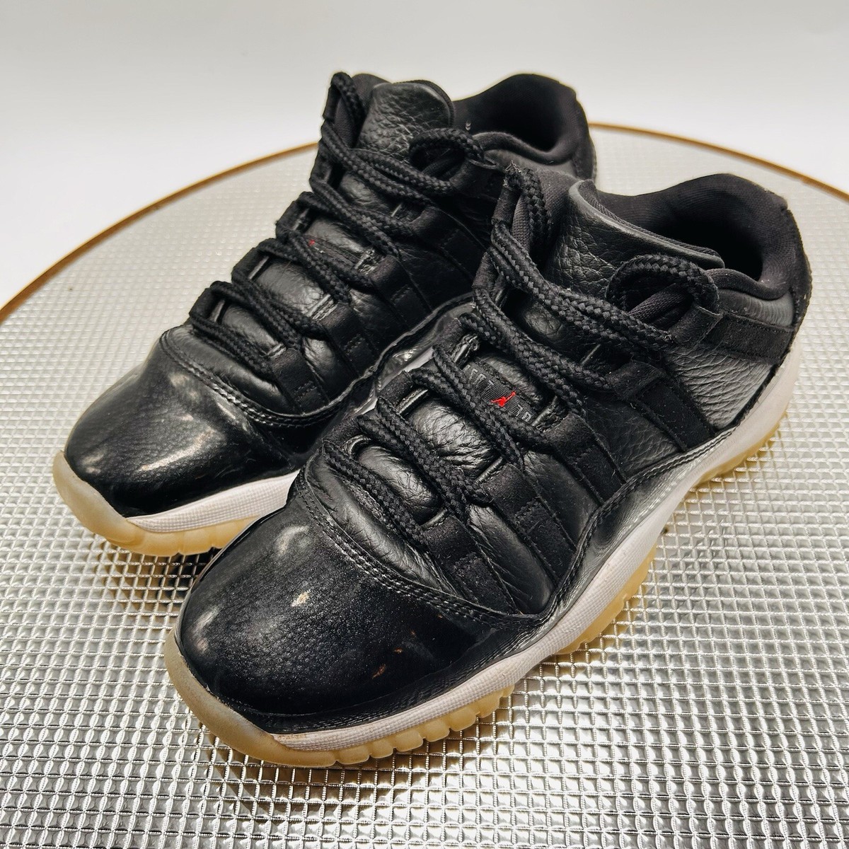 29 エアジョーダン　11 low Nike Air Jordan 11 Retro Low Sz 5 Youth Black White Basketball