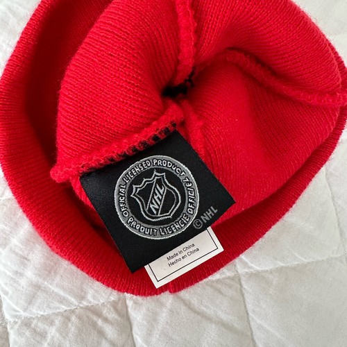 NHL Hat Chicago Blackhawks Pom Pom Youth 8-20 Winter Soft Warm Knit Red Beanie - Picture 4 of 7