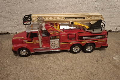 New Bright ferngesteuertes Feuerwehr-Leiterfahrzeug Plymouth Fire Dept.
