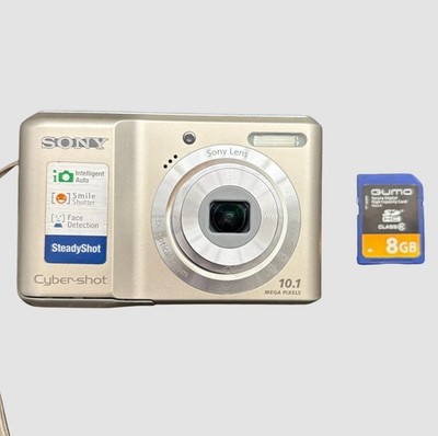 Vintage SONY Cyber-Shot S2000 Digital Camera with Card