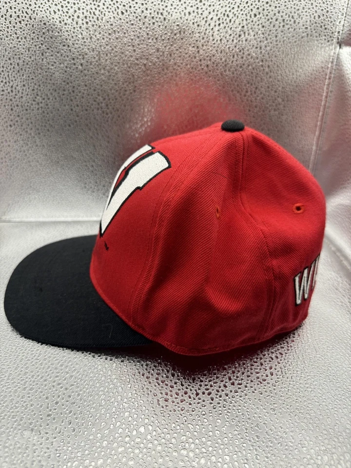 Vintage Wisconsin Badgers Hat Cap Fitted Mens 7 NCAA College Basketball 90s - Image 3 of 4