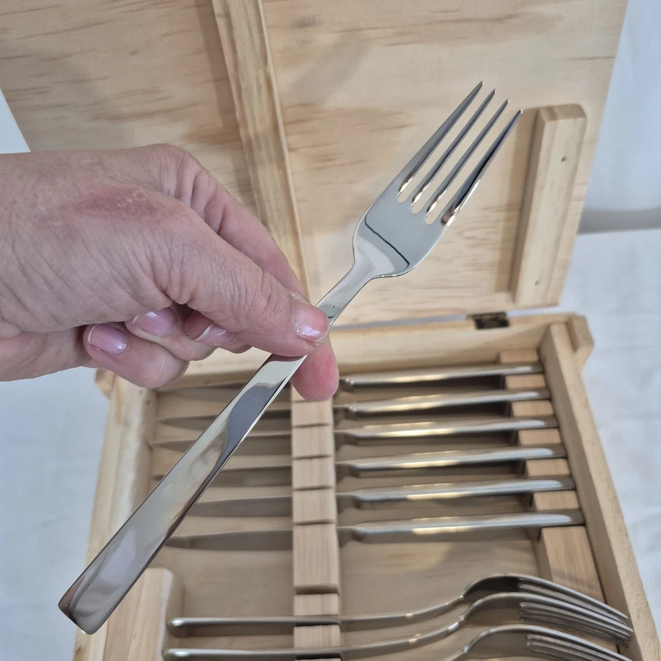 Juego de cuchillos para carne de acero inoxidable para cena de carne de 12 piezas en caja de presentación de madera NUEVO Foto 4 de 4