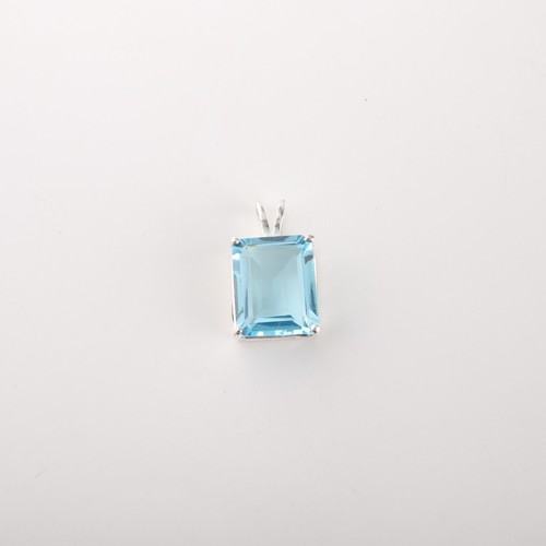 Sky Blue Topaz Gemstone 925 Sterling Silver Jewelry Pendant 0.69" Birthday Gift - Picture 6 of 9