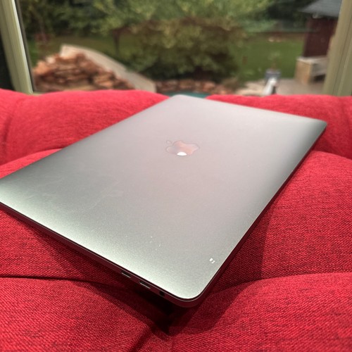 2018 MacBook Pro Touch Bar Pro 13” 2.3GHz Quad i5 8GB 256GB Gray - Afbeelding 2 van 13