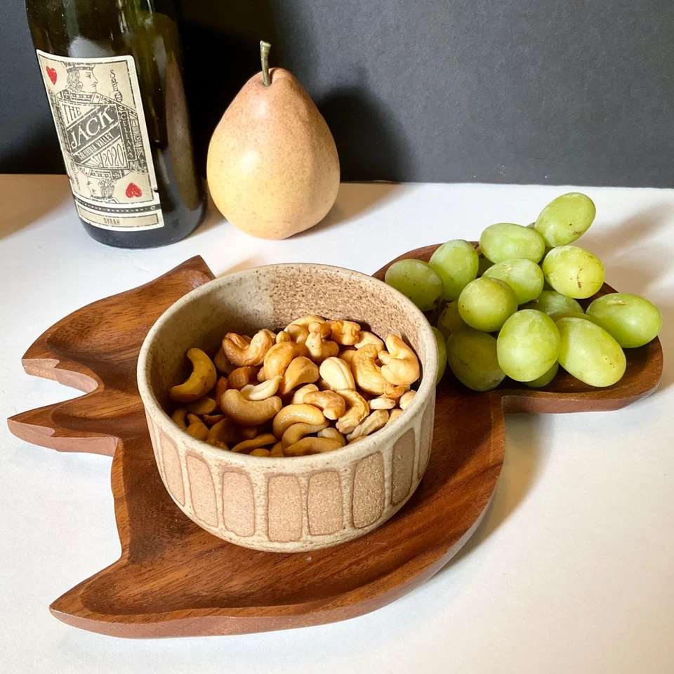 Hand Carved Acacia Wood Squirrel Serving Display Platter Tray 12" Entertaining - Image 2 of 4