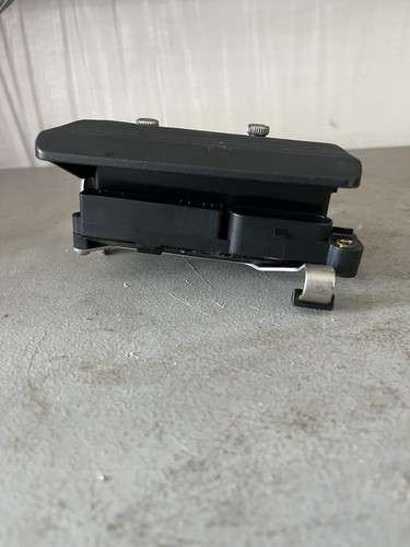 Evinrude OMC Ficht Power Distribution Fuse Panel 586301 586457 586224 514867 - Picture 4 of 8