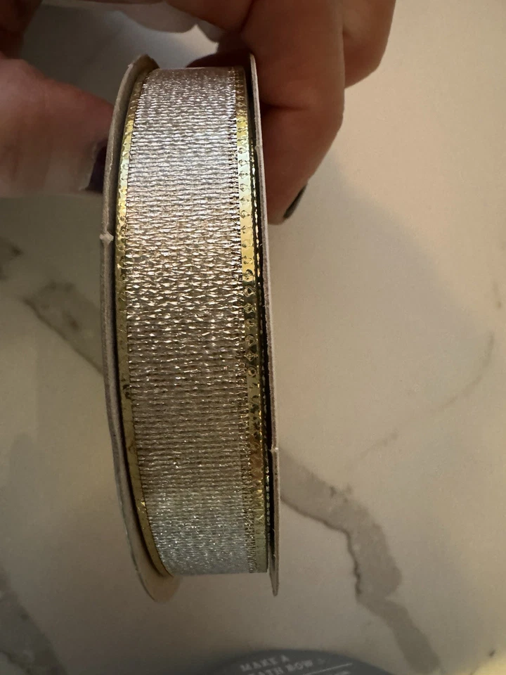lot of 6 rolls wondershop ribbon 5/8 in wide Gold silver 18 ft Each - Image 4 of 4