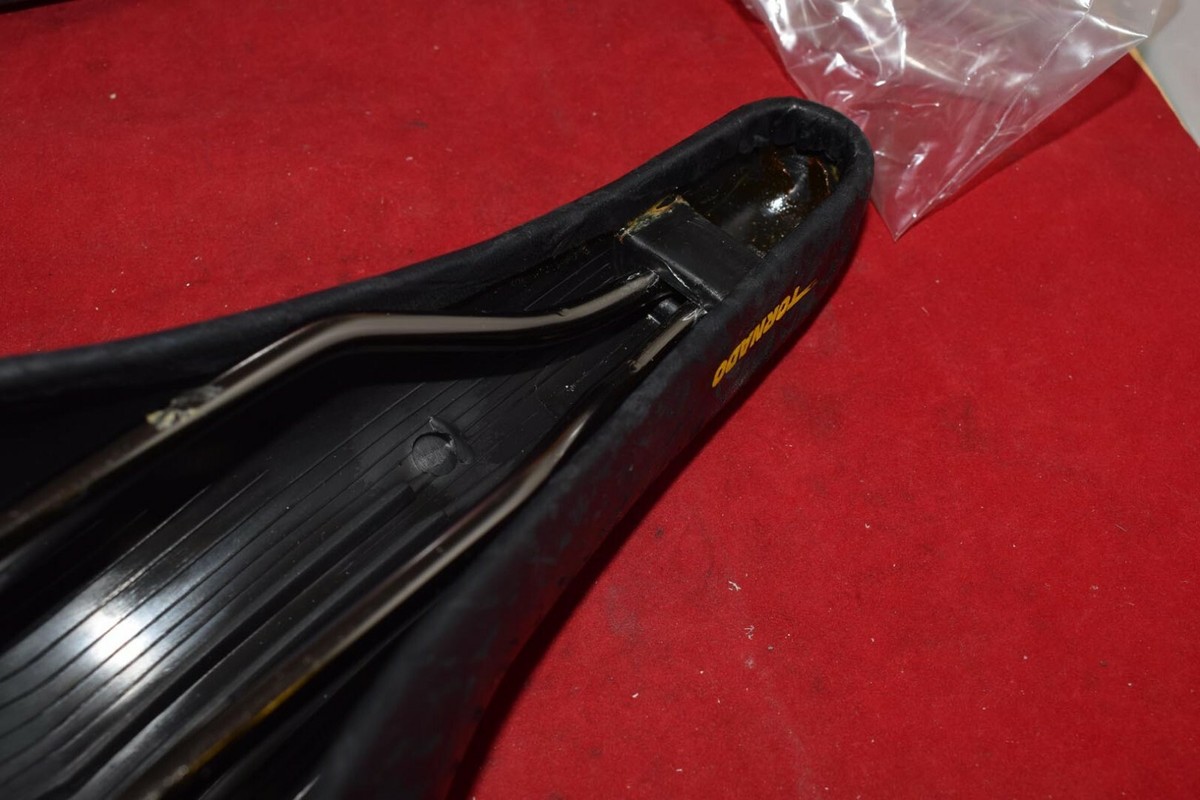 ISCASELLE TORNADO TOUR トルネードサドル　　　　AA21 ISCASELLE TORNADO TOUR トルネードサドル A21 - パーツ