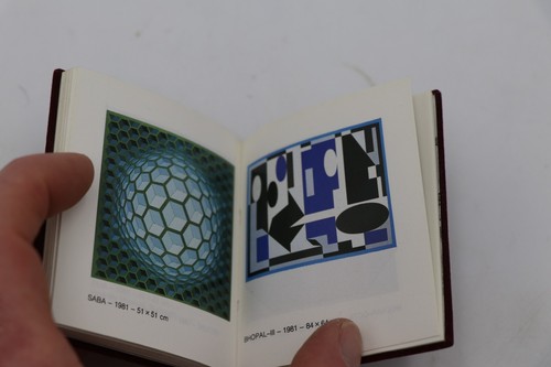 Dr. Győző Sikota - Vasarely 1987 Minibook 114 Pages Limited Ed Of 1600 Hungarian - Picture 7 of 7