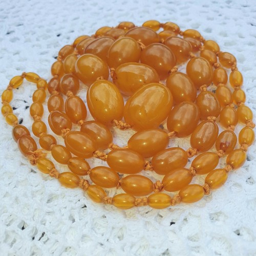 Vintage Bakelite Necklace - 80g Amber Tones - Knotted Graduated Beads - 48" - Picture 3 of 13