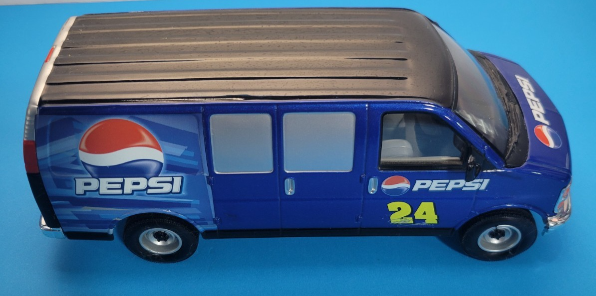 Jeff Gordon 2003 Pepsi Talladega Van Nascar 1/24 & Star Wars Monte