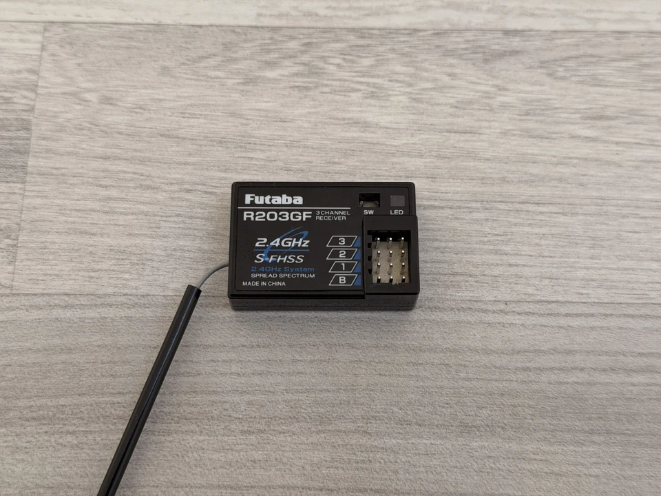 Futaba T3PV 2,4 GHz Fernsteuerung Empfänger - 3-Kanal Sender - Anleitung - Bild 4 von 4