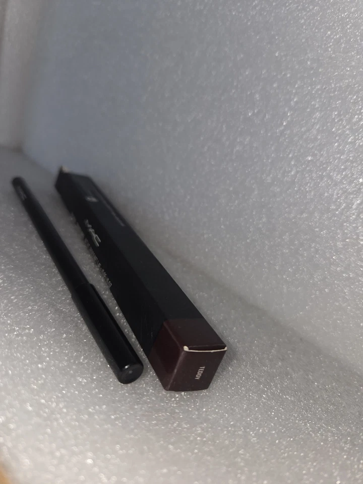 M.A.C - Lip Pencil -Crayon A Levres (TEDDY)  .05 oz / 1.45g NEW IN BOX - Image 3 of 3