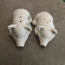 Cute Artmark Ceramic Laying Down Sleeping Pigs Salt & Pepper Shakers 3 1/2" Long