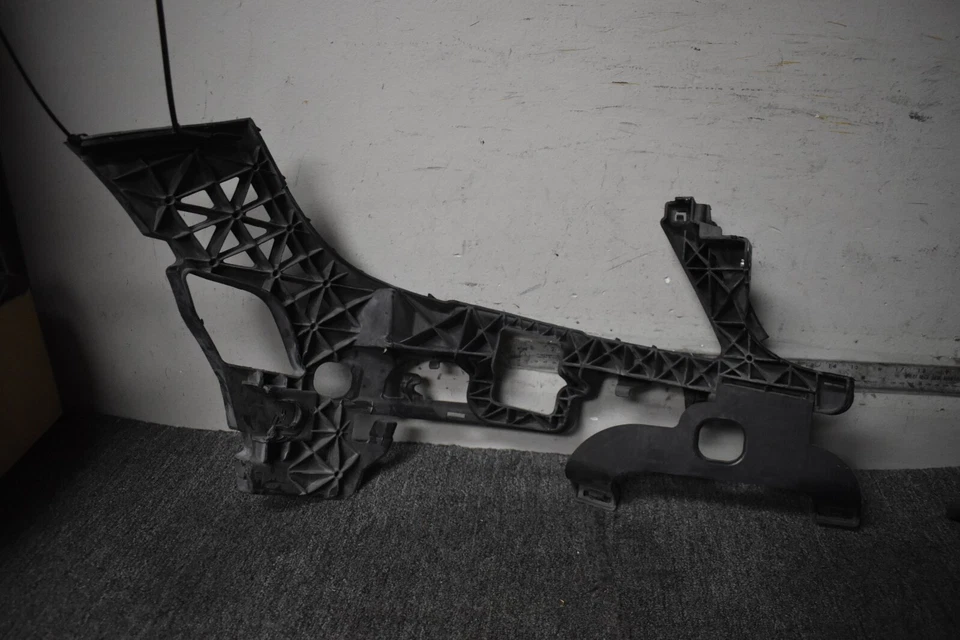 Mercedes Benz C350 Sport 2008-2011 panel de soporte lateral izquierdo fabricante de equipos originales Foto 4 de 4