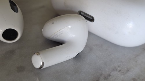 Original Apple AirPods 3rd GEN A2897 - Picture 3 of 7