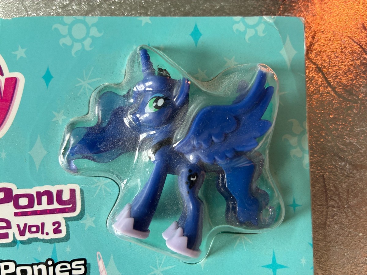 My Little Pony G4 Official Pony Guide Vol. 2 scholastic Princess
