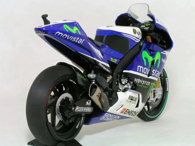MINICHAMPS 1/12 Yamaha YZR-M1 2014 Phillip Island Winner V. Rossi - Imagen 2 de 3